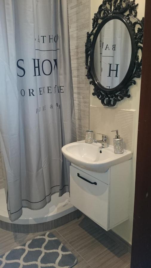 Cute Rooms Near The Centrum 格但斯克 外观 照片